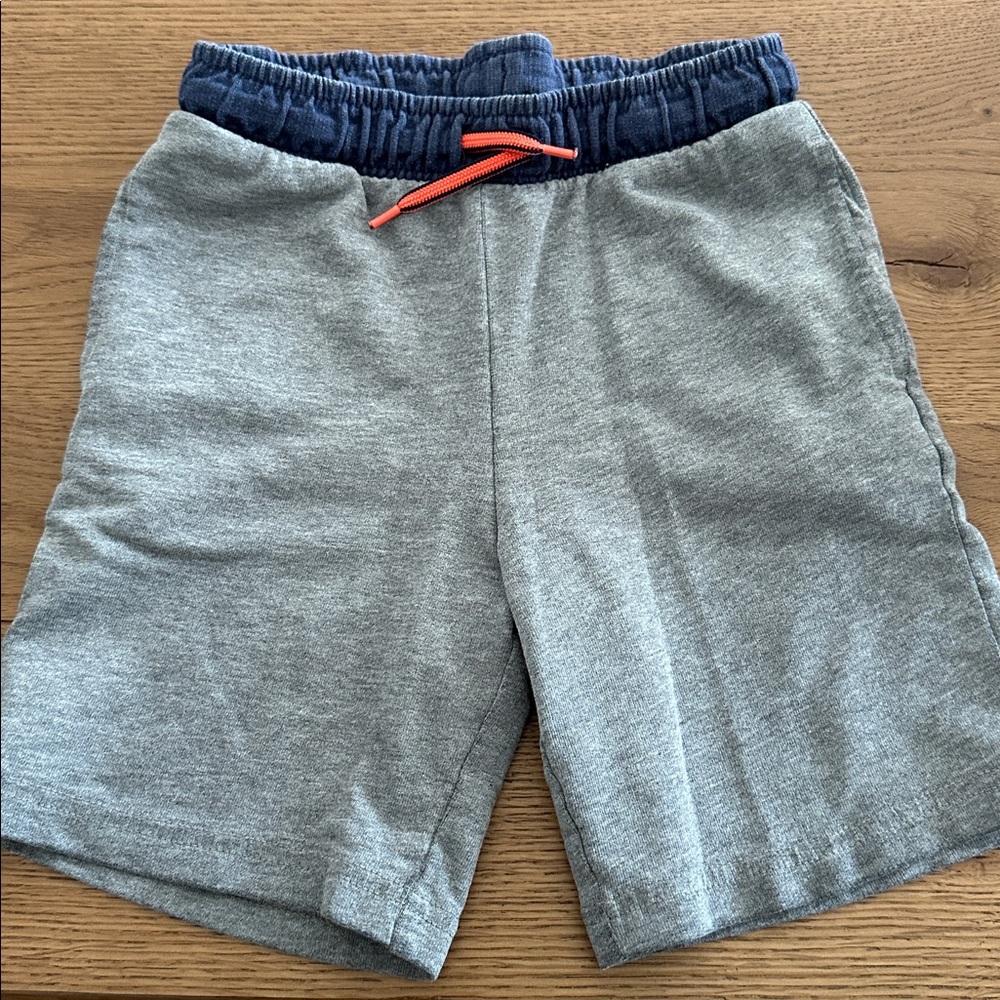 Gray shorts with Drawstring